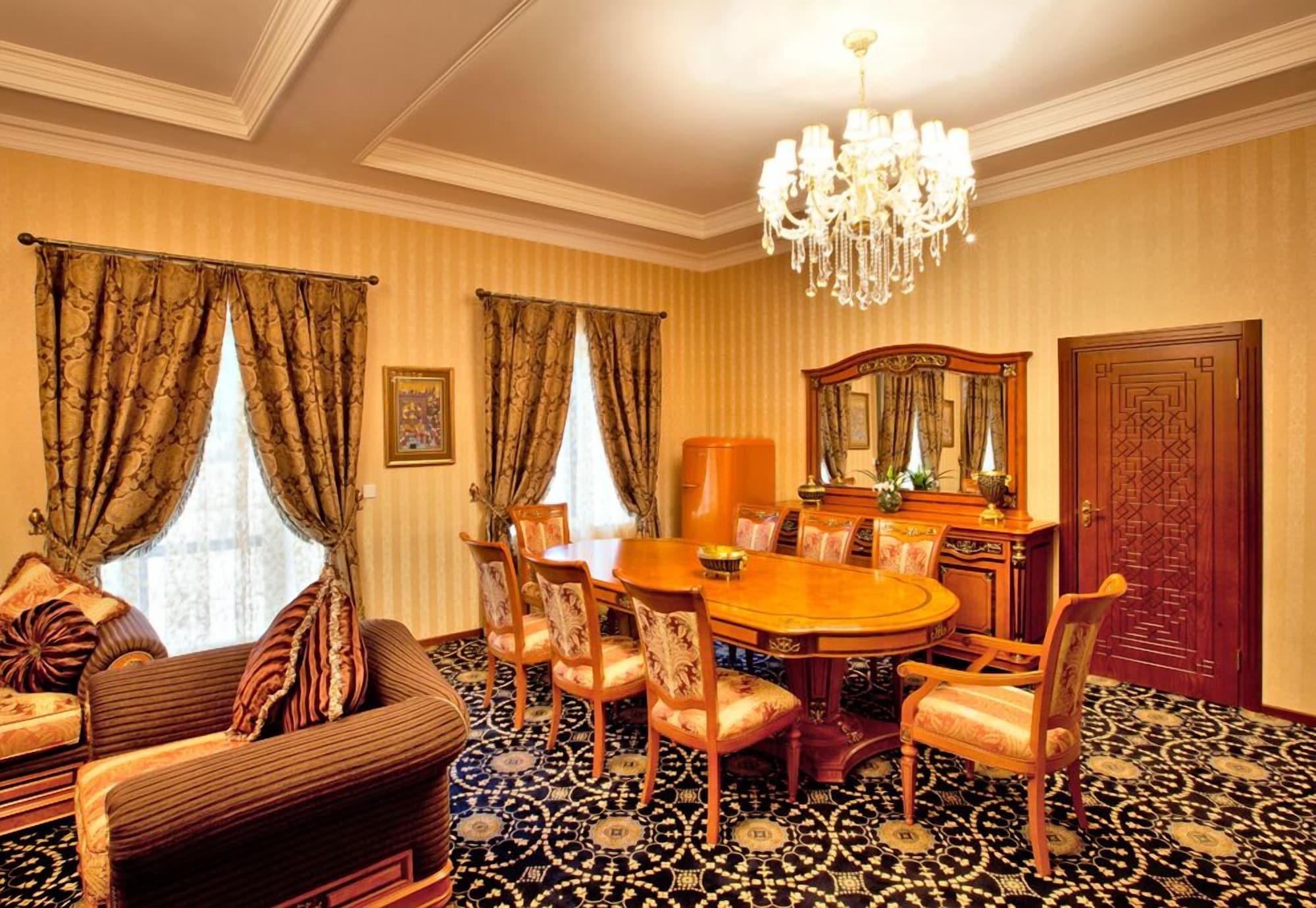 Hotel Shah Palace Luxury Museum