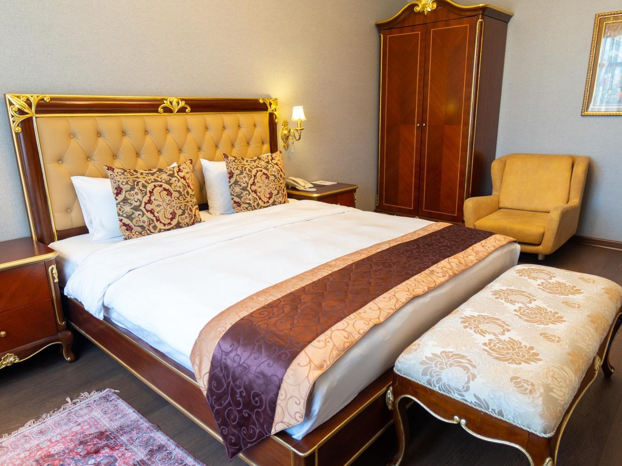 Shah Palace Luxury Museum Отель 4*
