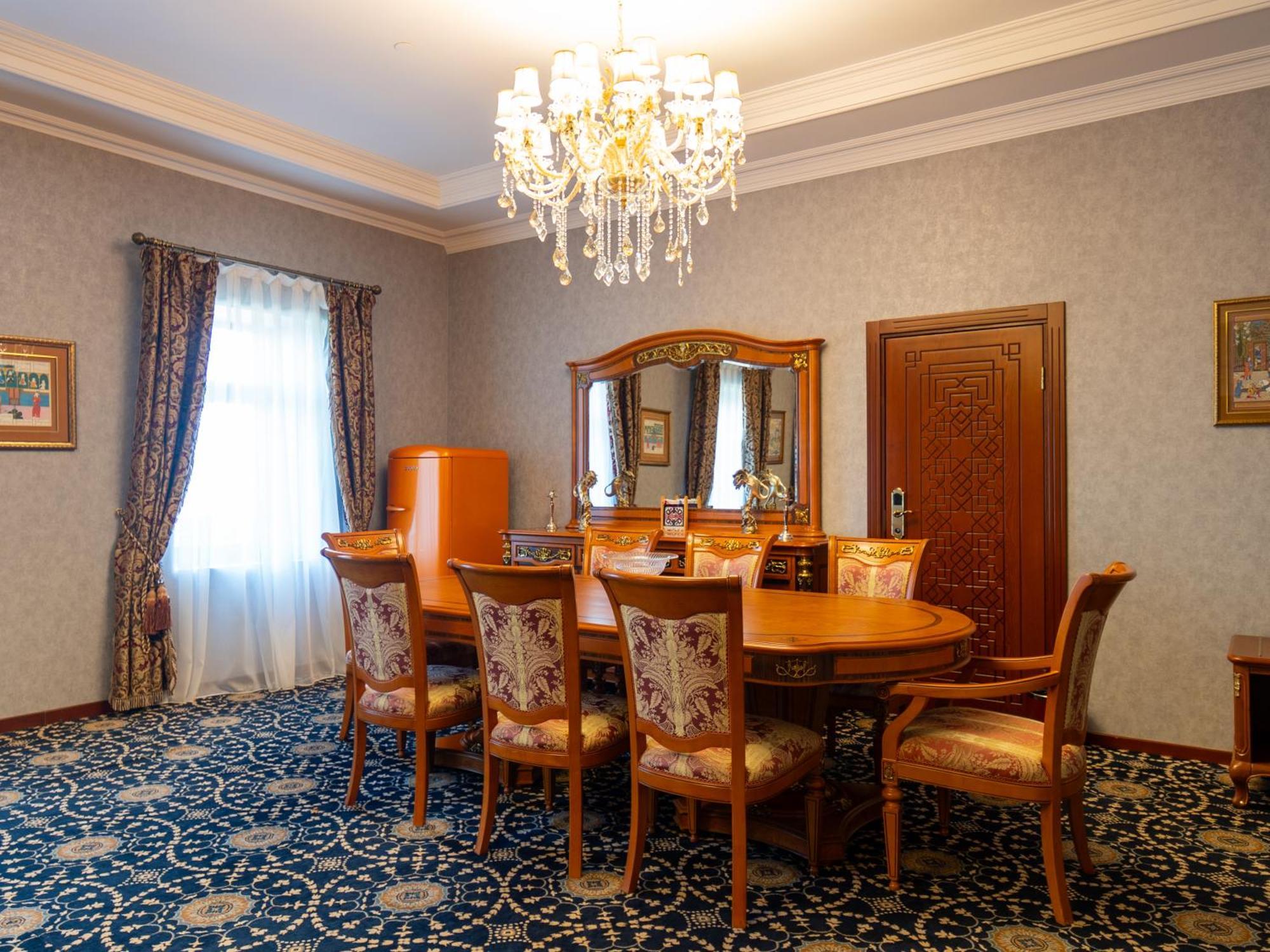 Shah Palace Luxury Museum 4* Баку