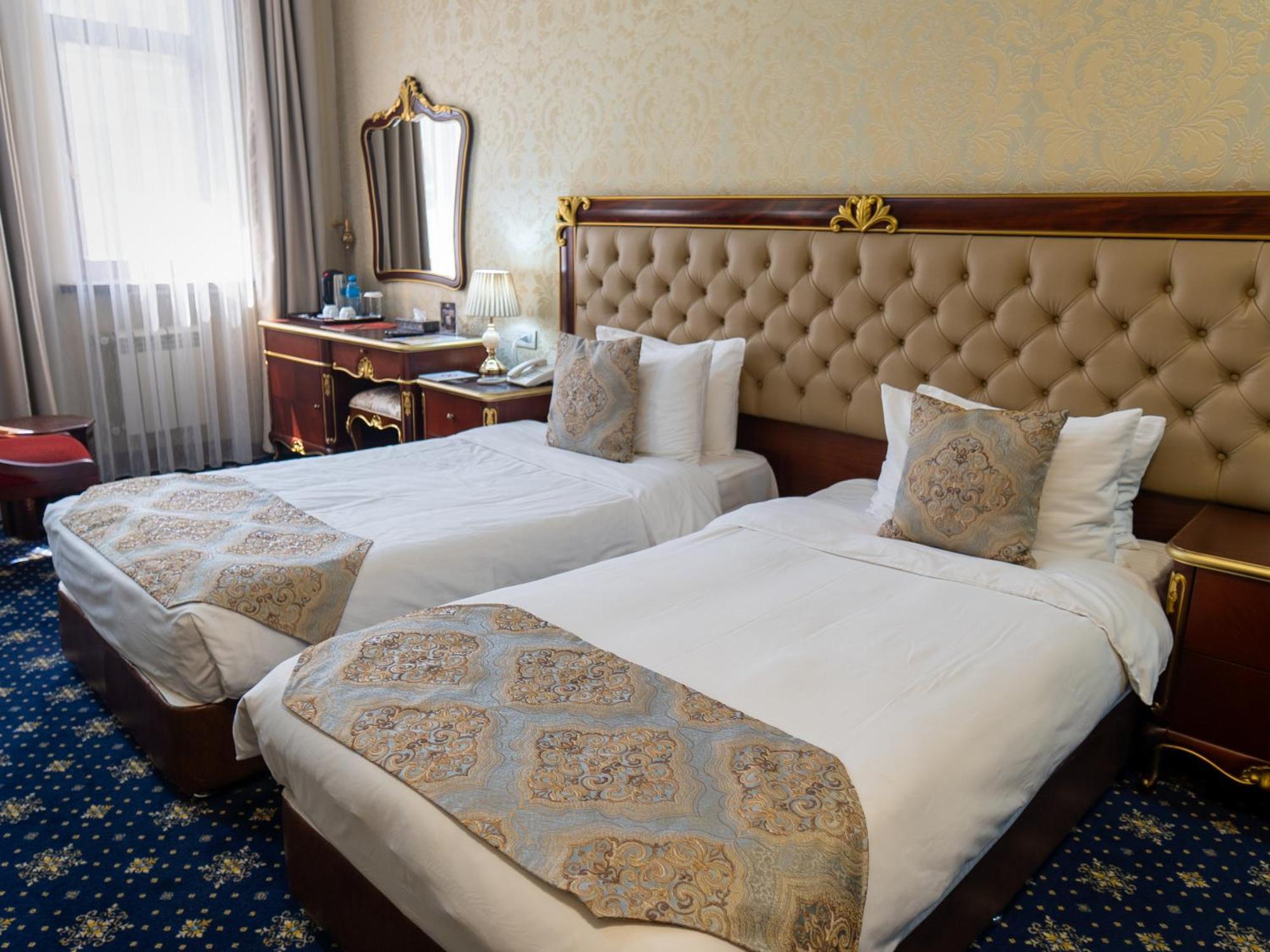 Shah Palace Luxury Museum Отель Баку