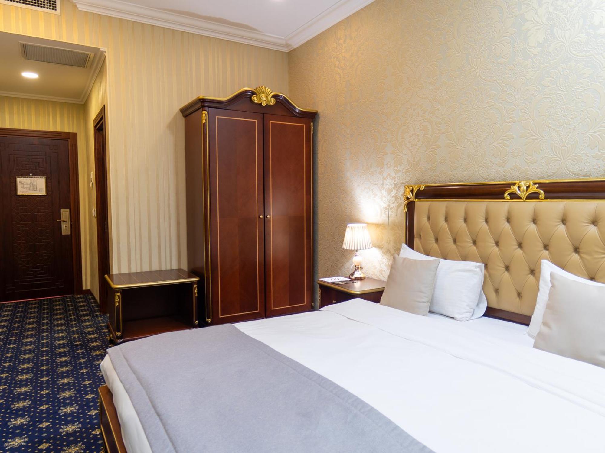 Отель Shah Palace Luxury Museum 4*